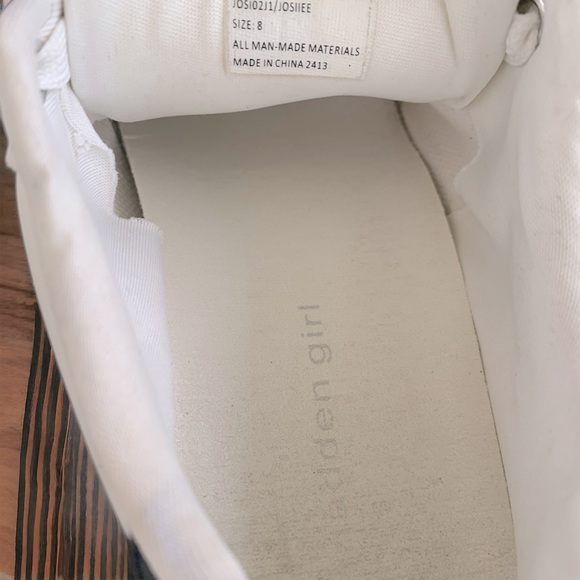 Women’s Madden Girl white sneakers - Picture 5 of 6